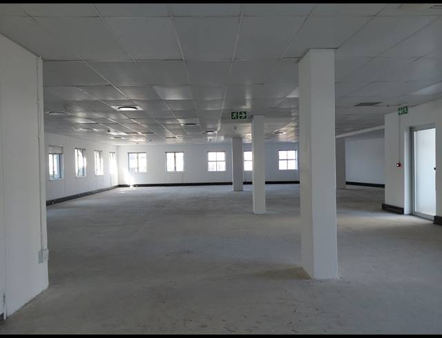 324M² OFFICE TO LET IN BRYANSTON